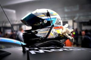 ヘルメットの安全ルール：短い距離でも必ずしめよう！