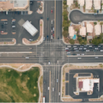 バイク乗り必見！交差点直進時の事故回避のための注意点