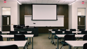 教習所の指導員になるために必要な試験は６つあります！