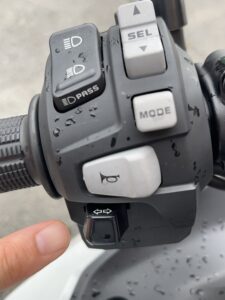 NC750で大型二輪教習を受けるときに知っておきたいこと:ウインカーとホーンのスイッチ操作のポイント